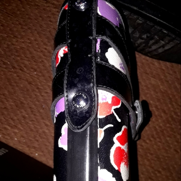 Coach rain boots in multi color. Size 8 - Picture 3 of 7